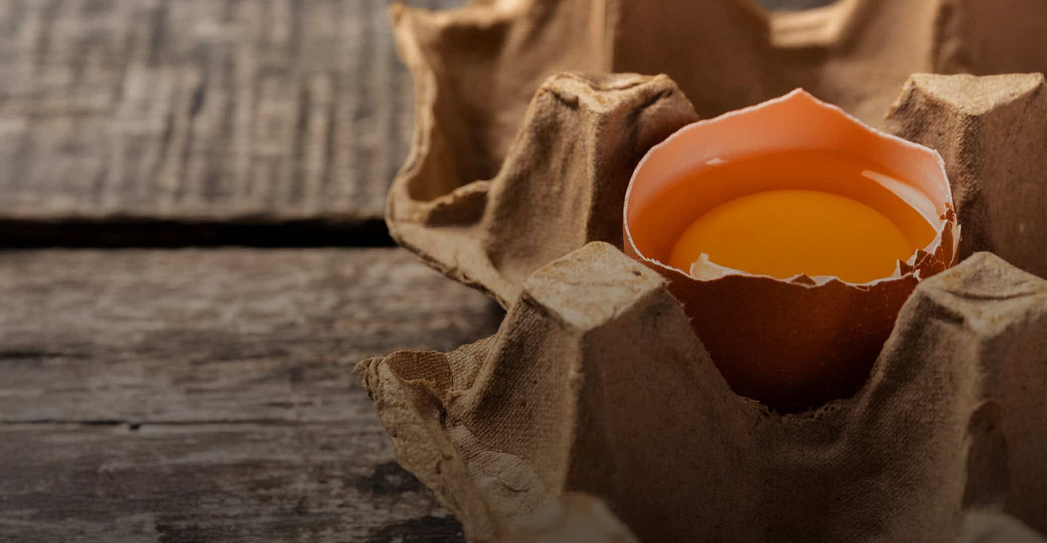 fried-eggs-frying-pan-raw-eggs-organic-food-good-health-high-protein 1